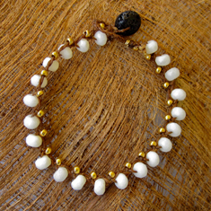 Faceted Milkglass and Gold Bracelet